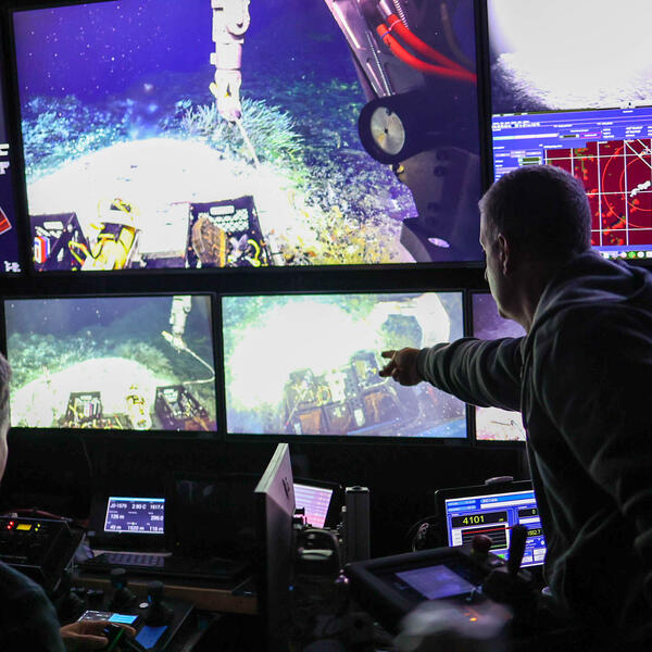 Bill Chadwick at the ROV Jason control van during their last cruise to Axial Seamount on R/V Atlantis